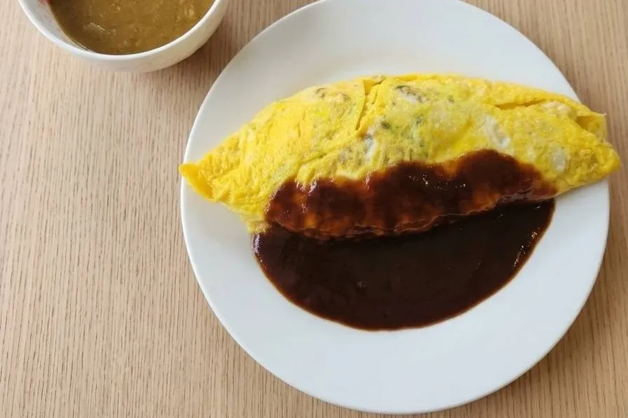 富士宮市で味わう、焼き肉店のオムチャーハン